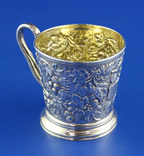 A Victorian silver christening mug by John Samuel Hunt, 6 oz.